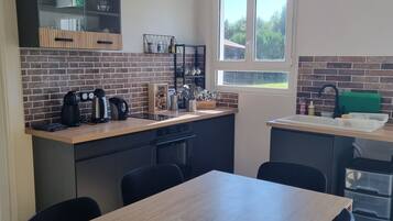 Micro-ondes, four, plaque de cuisson, lave-vaisselle