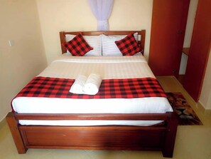 Standard Single Room, Garden View | Free WiFi, bed sheets - Megg's Place Kisumu (Kisumu)