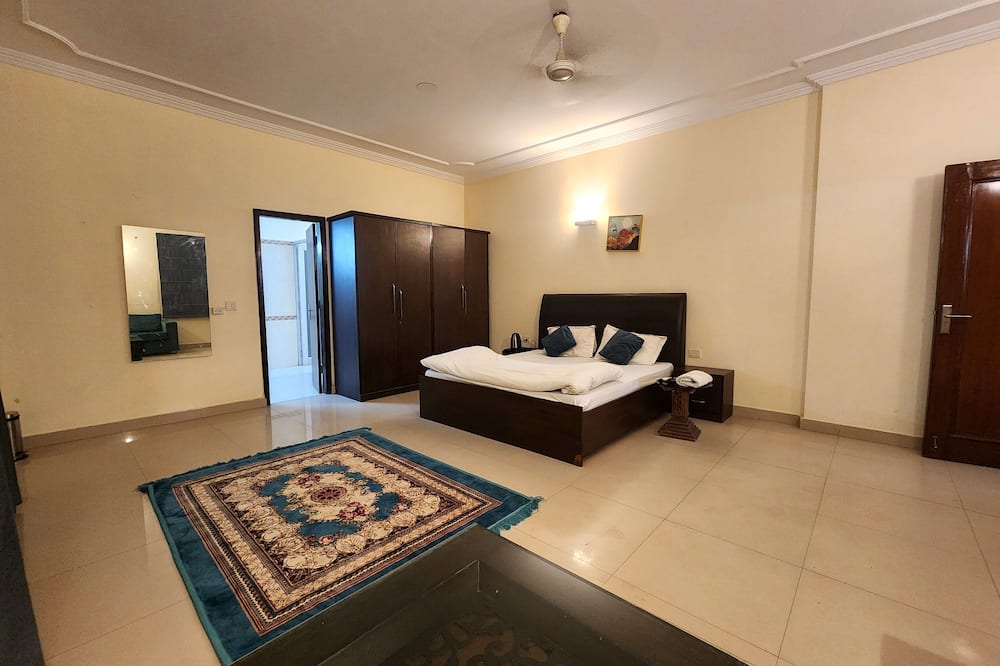 Hotel The Own Stay-Urban Boutique