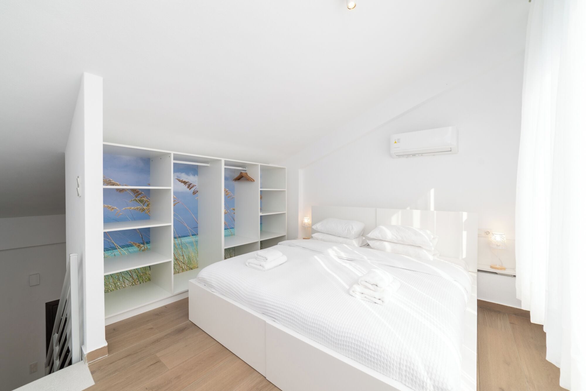 3 slaapkamers, een strijkplank/strijkijzer, gratis wifi, beddengoed