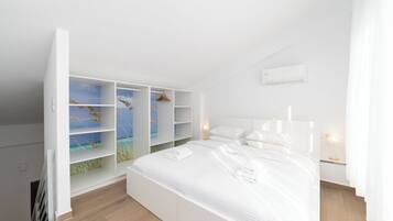 3 slaapkamers, een strijkplank/strijkijzer, gratis wifi, beddengoed