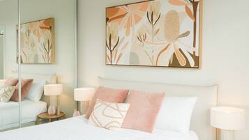 4 Schlafzimmer, Schreibtisch, Bügeleisen/Bügelbrett, Reisekinderbett