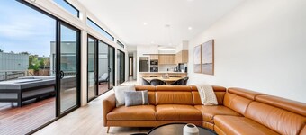 Waterfront Luxury in Opossum Bay