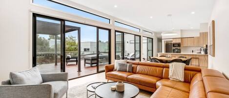 テレビ、ステレオ