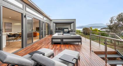 Waterfront Luxury in Opossum Bay