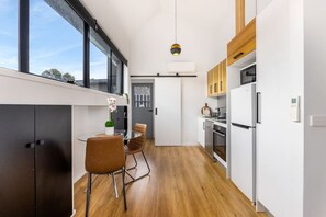 Dining - Modern Retreat with Spectacular Mountain Views (New Town)