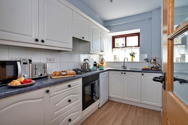 Frigorífic, microones, forn i placa de cuina