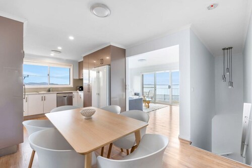 Spectacular View Modern Comfort