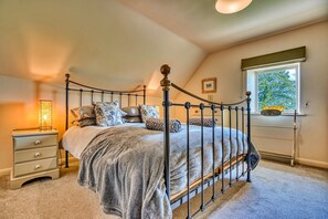 3 bedrooms, iron/ironing board, free WiFi - Holiday Home in Ashbourne near Dovedale Trails (Ashbourne)