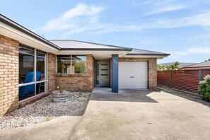 Exterior - Modern & Spacious Howrah Home (Howrah)