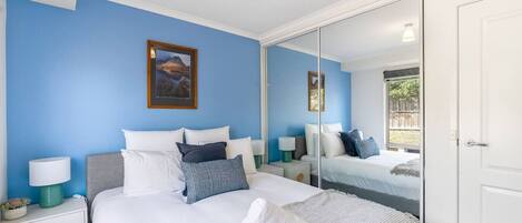3 chambres, fer et planche à repasser, lit de bébé portatif, Wi-Fi