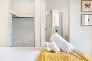 Hair dryer - Modern & Spacious Howrah Home (Howrah)