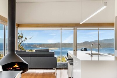 Marion Bay House Luxury Retreat