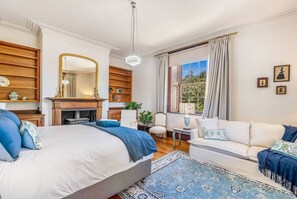 4 makuuhuonetta, työpöytä, silitysrauta/-lauta, Wi-Fi