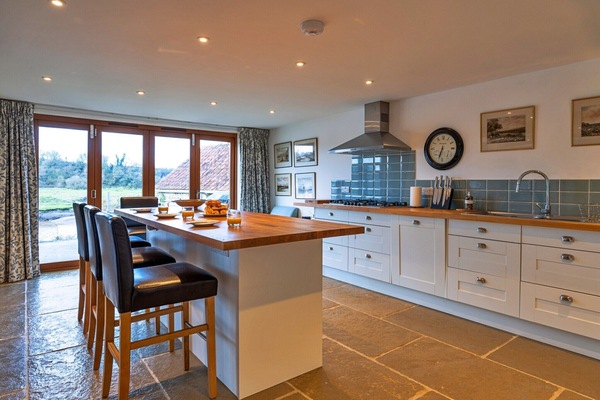 KĂŒhlschrank, Mikrowelle, Ofen, Herdplatte