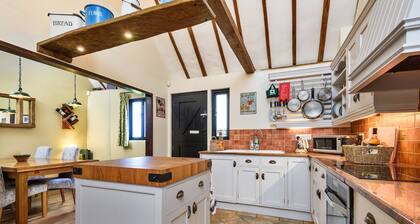 Holiday Home in Kent near Scenic Parks