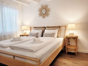 3 bedrooms, iron/ironing board, WiFi