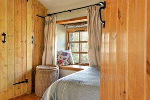 2 bedrooms, free WiFi