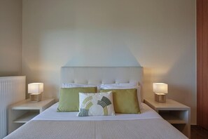 2 bedrooms, iron/ironing board, travel cot, free WiFi