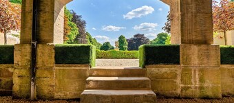 Georgian Hall in Hickleton with 17-Acre Gardens