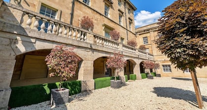 Georgian Hall in Hickleton with 17-Acre Gardens