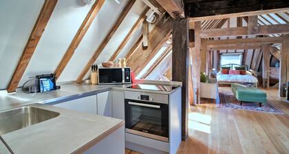 Apartment in Brackley Town Hall Charm