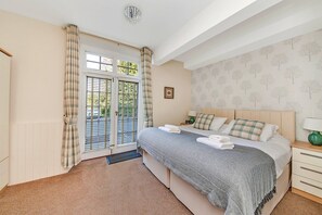 1 chambre, fer et planche à repasser, accès Internet