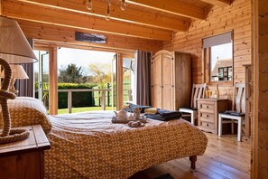1 bedroom, iron/ironing board, free WiFi