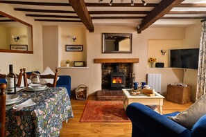 Smart TV, fireplace - Cottage in Greystoke near Lake District (Greystoke)