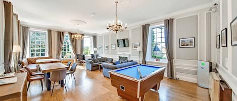 Spielezimmer
