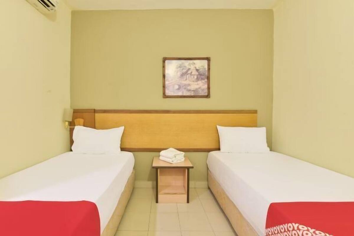 Desk, free WiFi, bed sheets