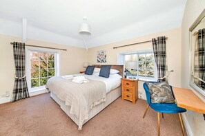 2 عدّة غرف نوم ومكواة/لوح كي وواي فاي مجانًا