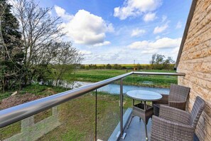 Outdoor dining - Cottage in Northumberland with Riverside Walk (Stamford)