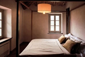 6 bedrooms, travel cot, free WiFi