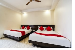 1 bedroom, desk, laptop workspace, free WiFi