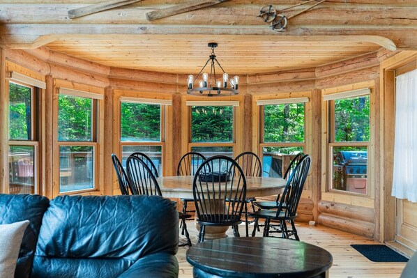 Interior - Fiddler Lake Resort - Deer 60 (Mille-Isles)