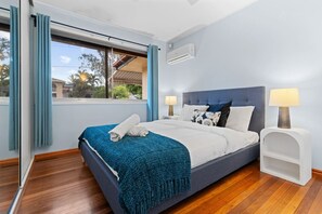 4 dormitorios, tabla de planchar con plancha, wifi y ropa de cama