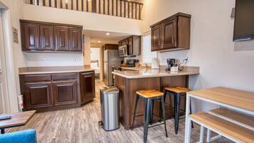 Cottage, 1 Bedroom (With Sleeping Loft) | Living area