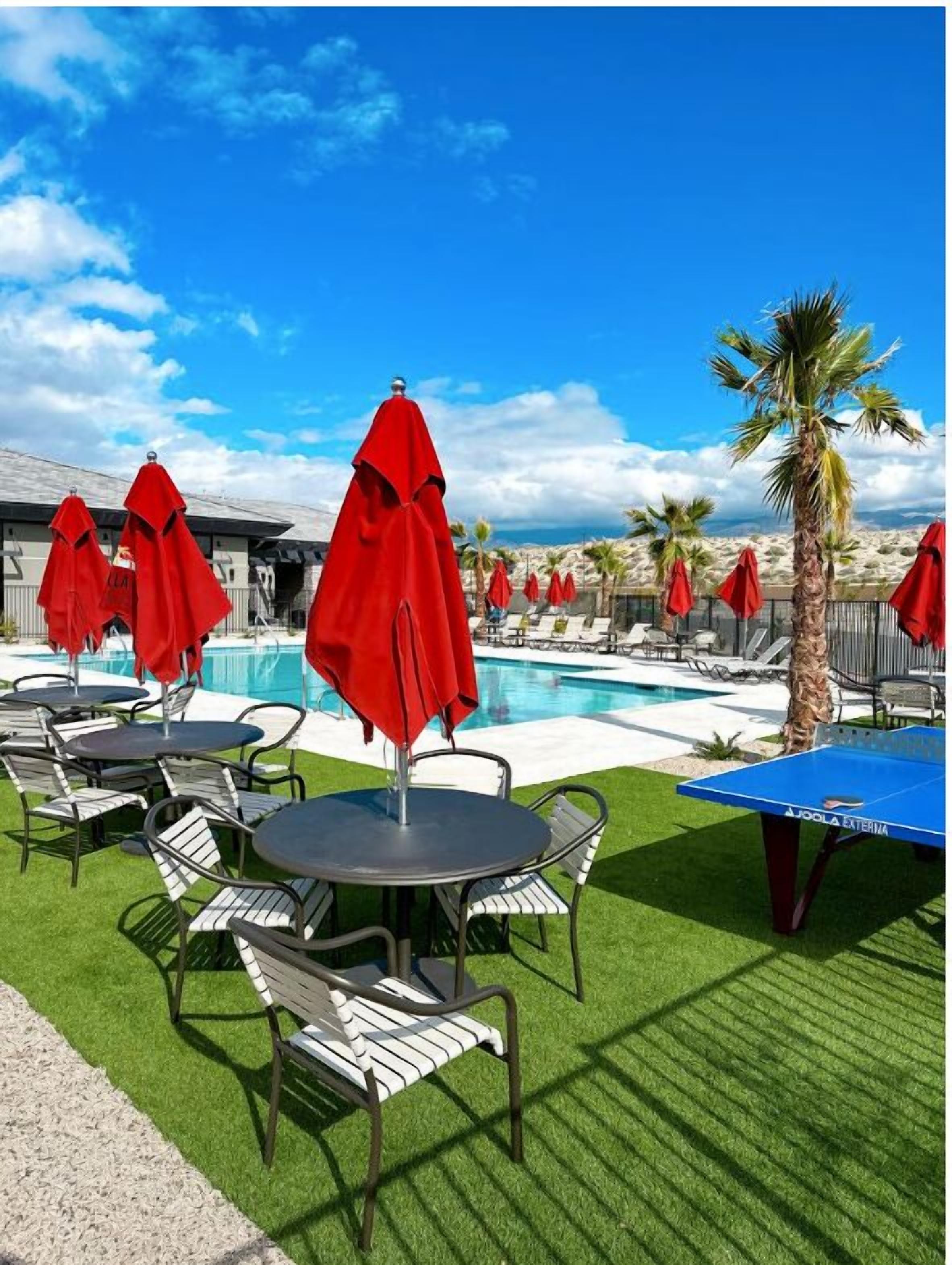 2 piscinas al aire libre