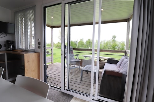 Chalet by Hegermeer with Lake Access