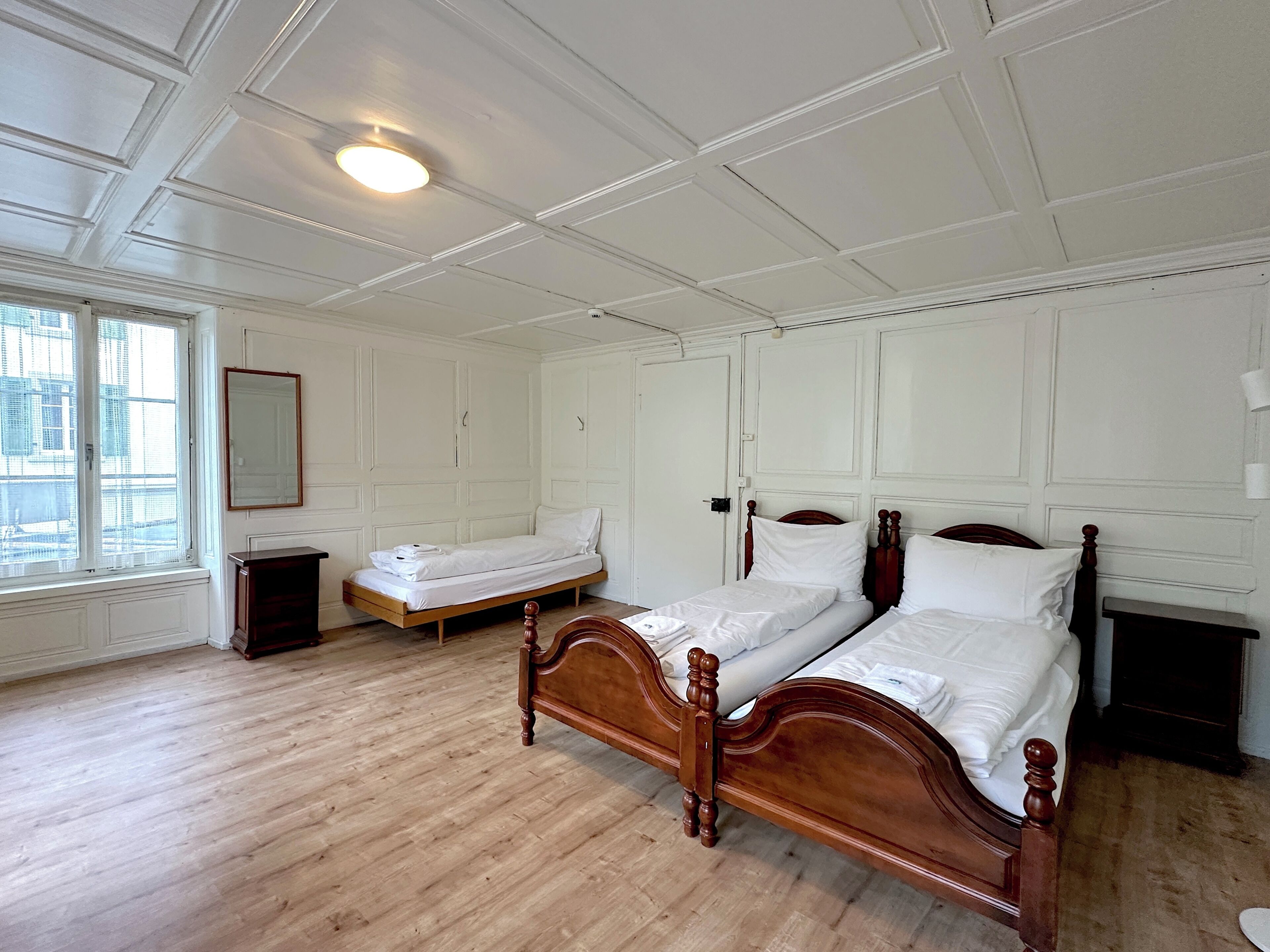 Triple Room, City View, Shared Bathroom