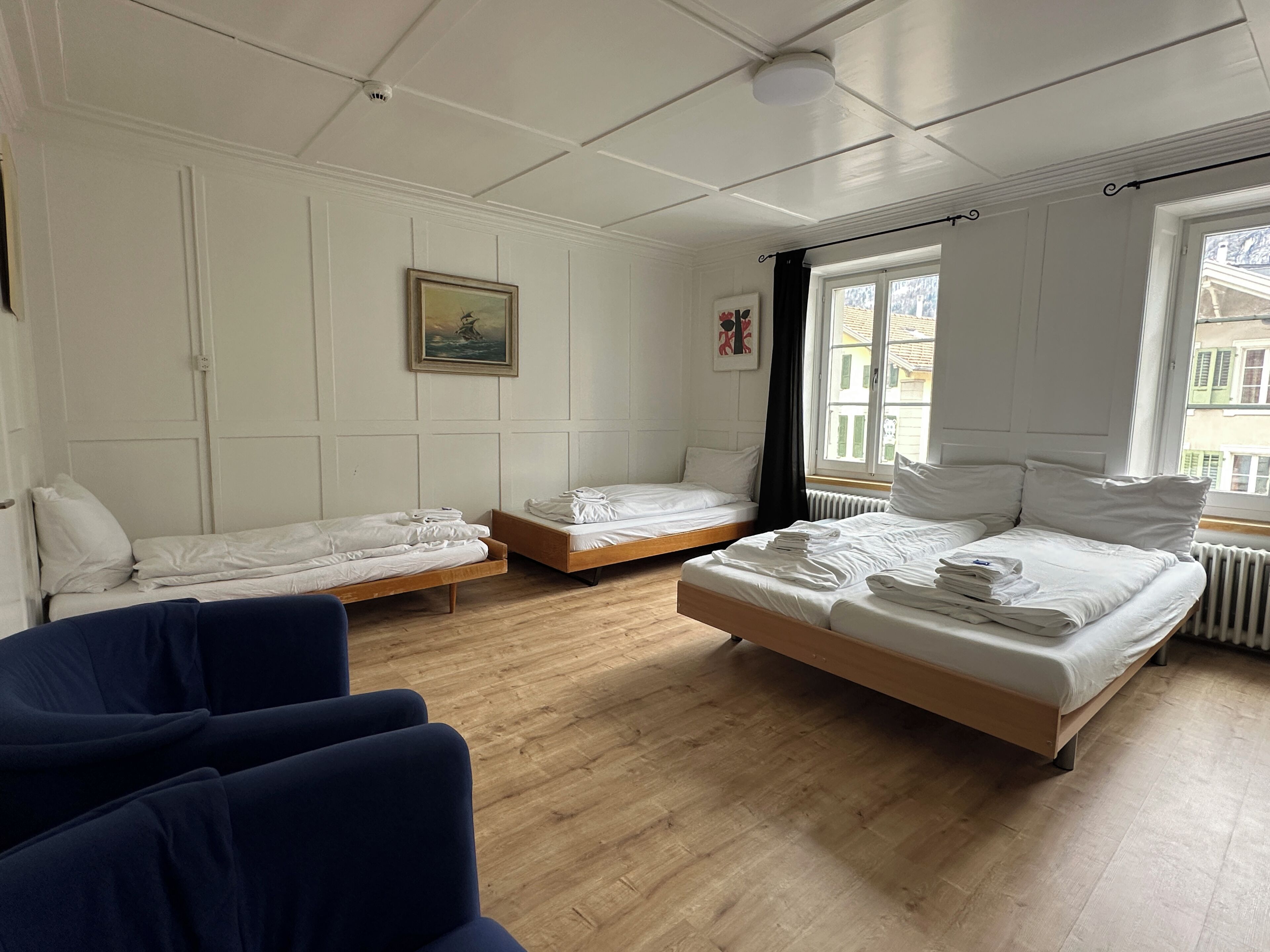 Triple Room, City View, Shared Bathroom | Skrivebord for bærbar PC, strykejern/-brett og wi-fi (inkludert)