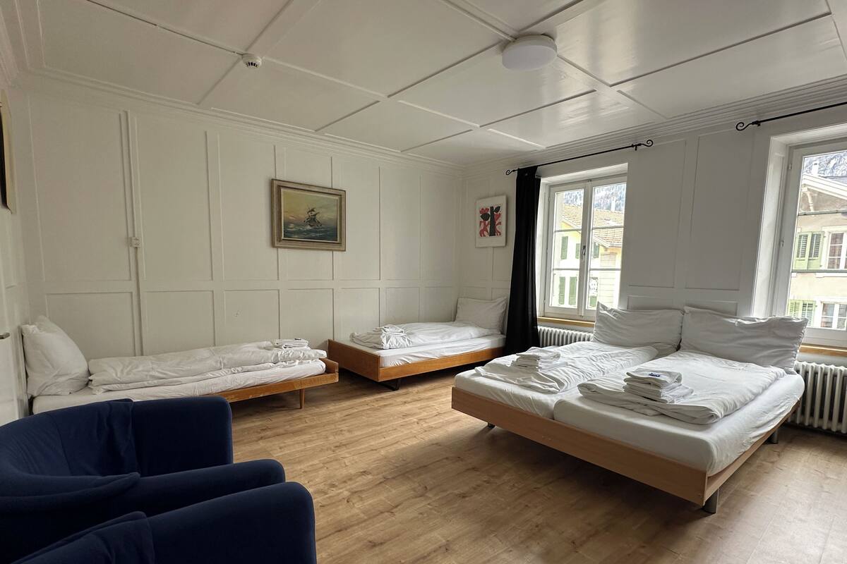 Laptop workspace, iron/ironing board, free WiFi