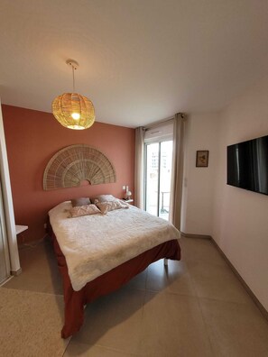2 habitaciones, tabla de planchar con plancha, cuna de viaje y wifi 