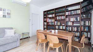 Apartment (2 Bedrooms) | Living area