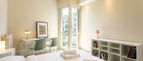 1 bedroom, travel cot, free WiFi