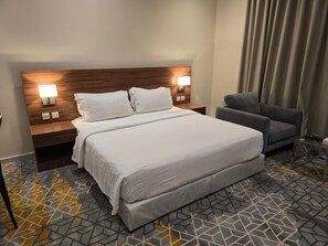 Een minibar, gratis wifi, beddengoed