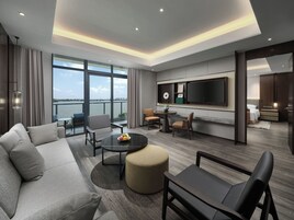 Luxury Suite, Balcony, Lake View | In-room safe, free WiFi