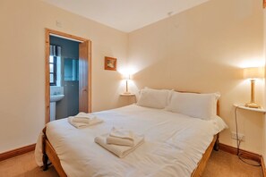 6 makuuhuonetta, silitysrauta/-lauta, ilmainen Wi-Fi