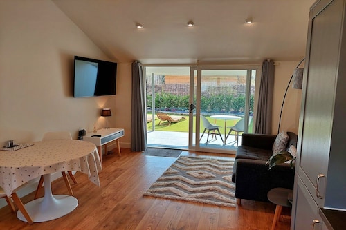 Cottage in Devon with Hot Tub & Dartmoor Views